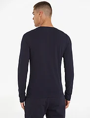 Tommy Hilfiger - STRETCH SLIM FIT LONG SLEEVE TEE - long-sleeved t-shirts - desert sky - 3
