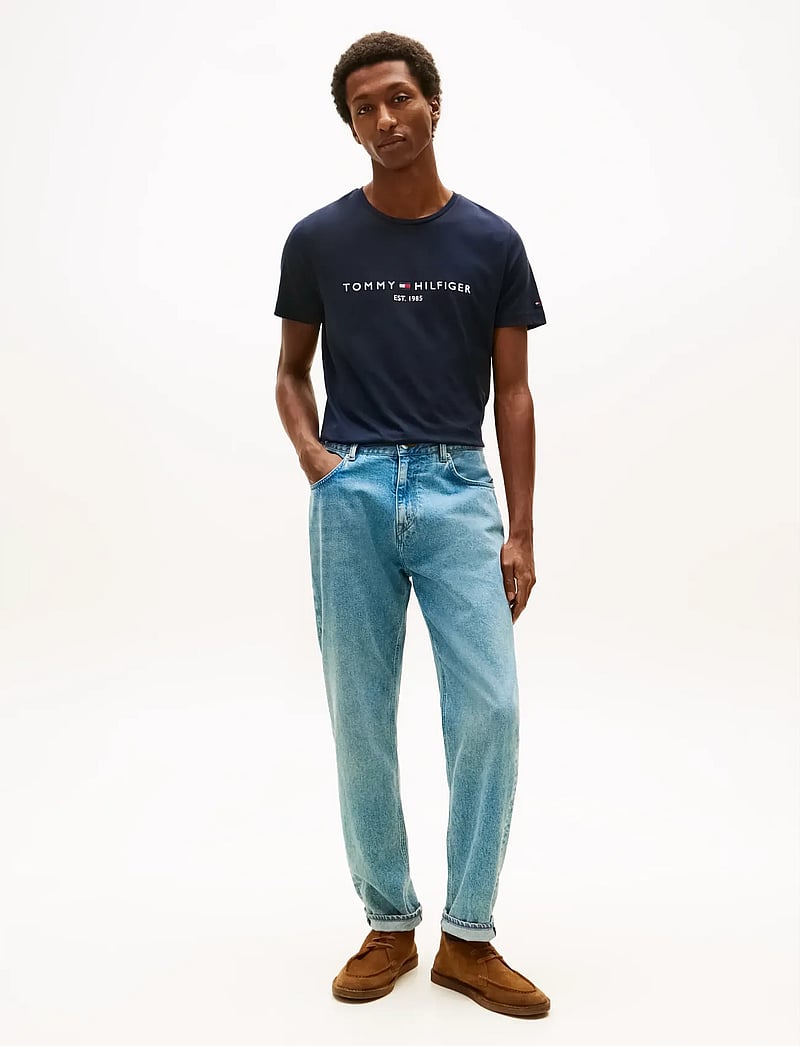 Tommy Hilfiger - CORE TOMMY LOGO TEE - kortärmade t-shirts - sky captain - 0