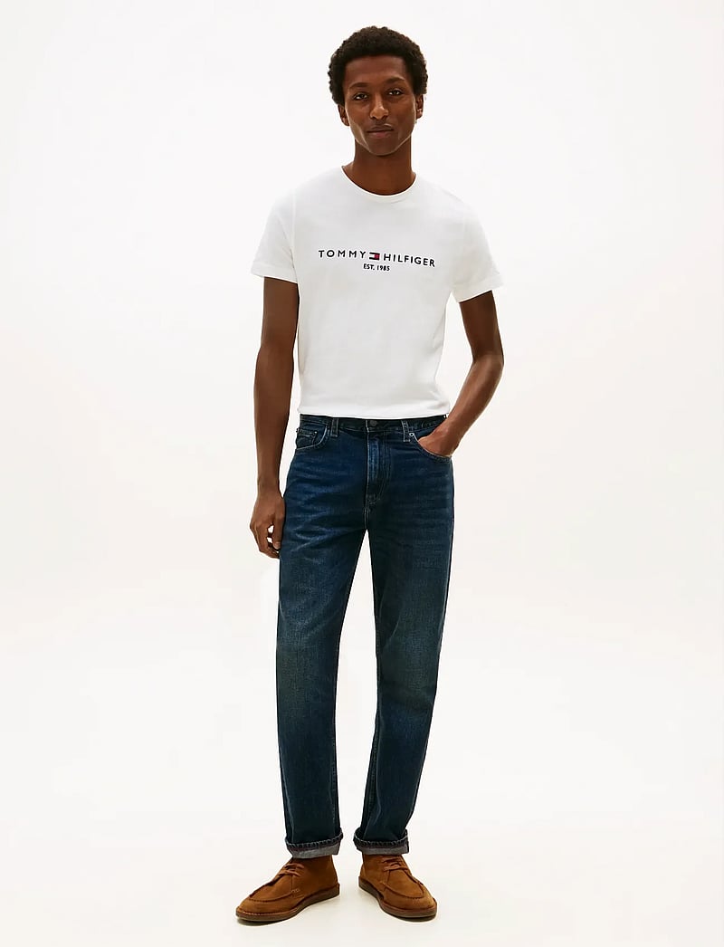 Tommy Hilfiger - CORE TOMMY LOGO TEE - kortärmade t-shirts - snow white - 0