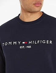 Tommy Hilfiger - TOMMY LOGO SWEATSHIRT - collegepaidat - desert sky - 4