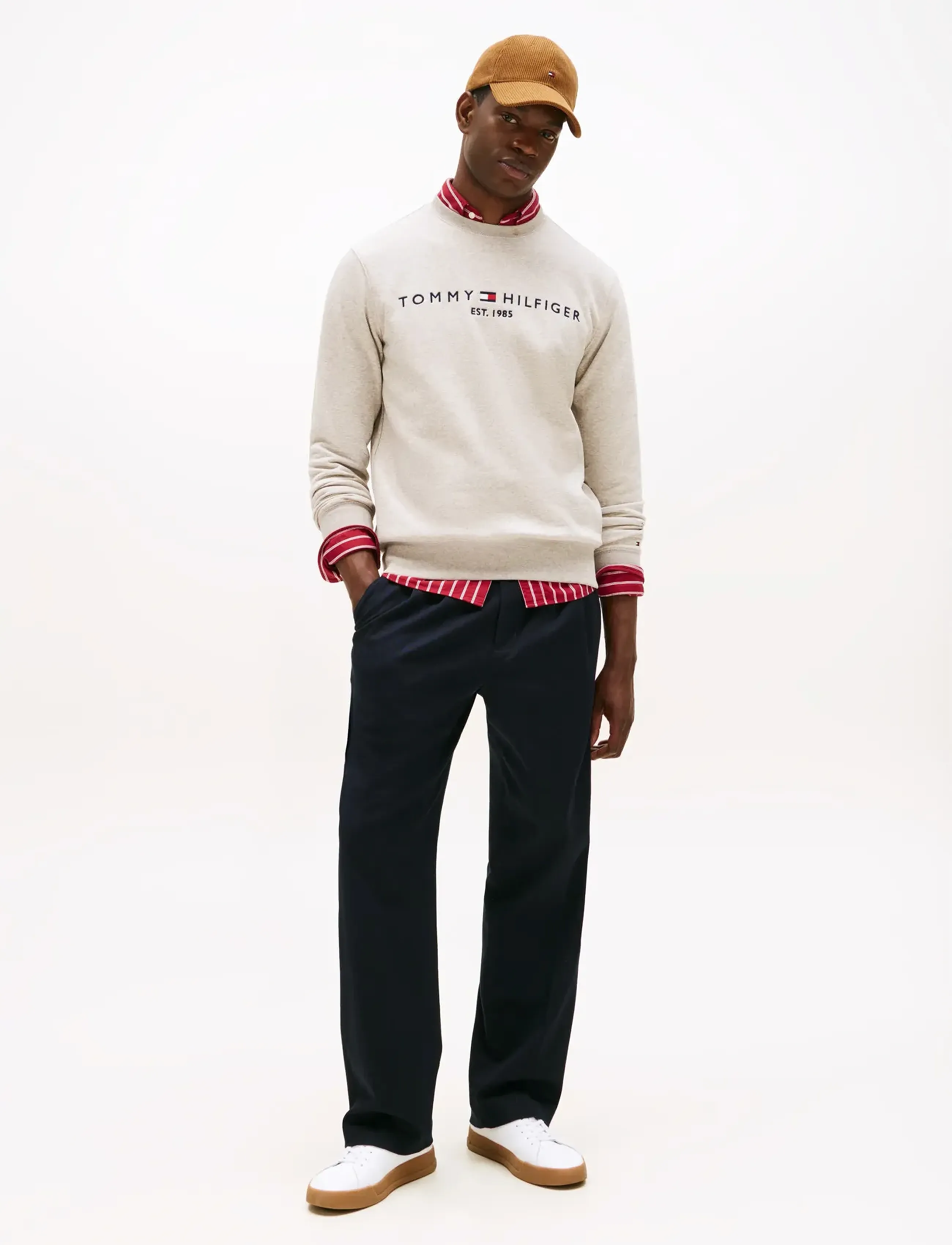 Tommy Hilfiger - TOMMY LOGO SWEATSHIRT - puhkuse põhitooted - heathered pebble - 2