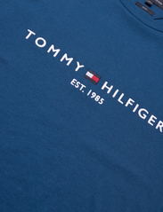 Tommy Hilfiger - TOMMY LOGO TEE - kortærmede t-shirts - deep indigo - 2