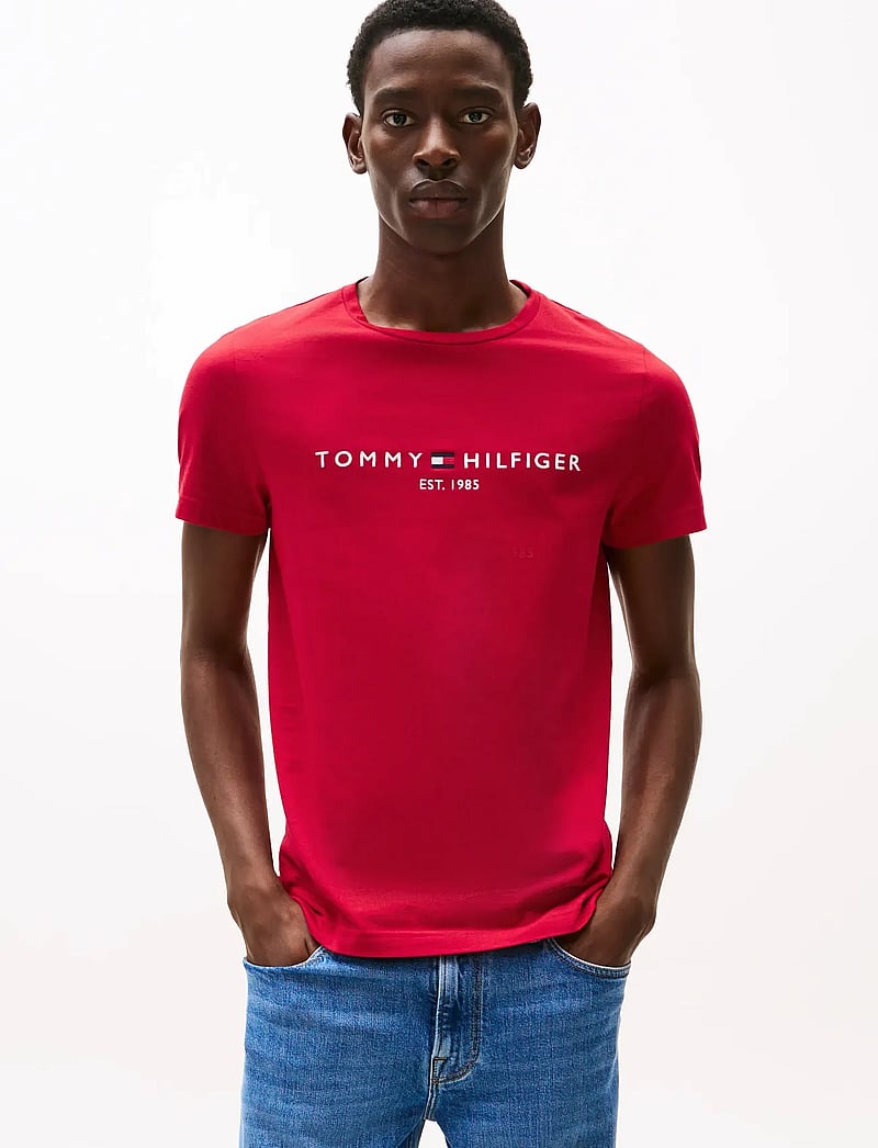 Tommy Hilfiger - TOMMY LOGO TEE - kortærmede t-shirts - medium red - 0