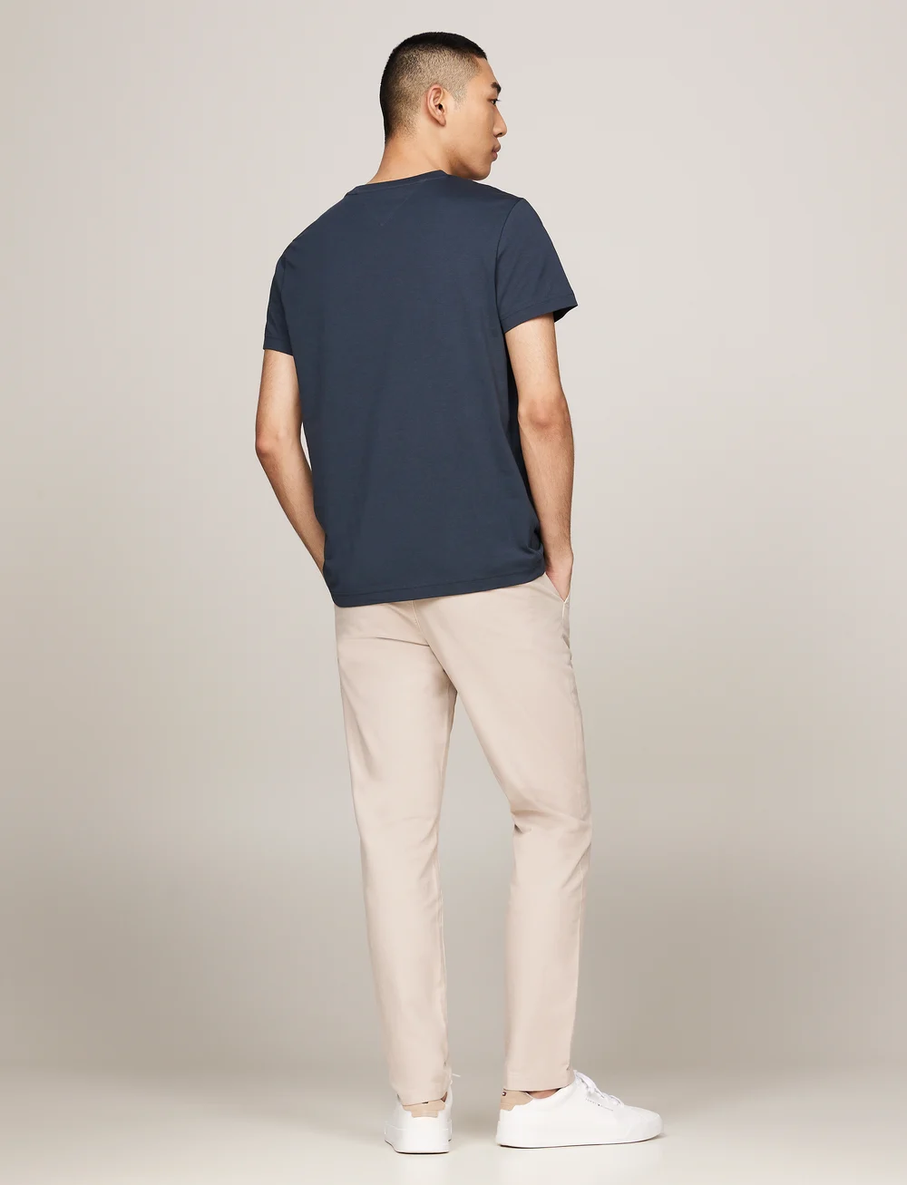 Tommy Hilfiger - TOMMY LOGO TEE - kortärmade t-shirts - military denim - 2