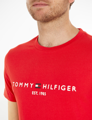 Tommy Hilfiger - TOMMY LOGO TEE - korte mouwen - primary red - 4