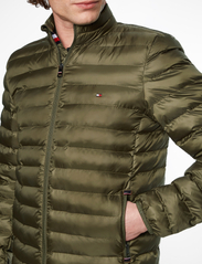 Tommy Hilfiger - CORE PACKABLE RECYCLED JACKET - dūnu jakas - army green - 3