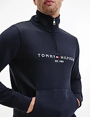 Tommy Hilfiger - TOMMY LOGO MOCKNECK - sweatshirts - desert sky - 6