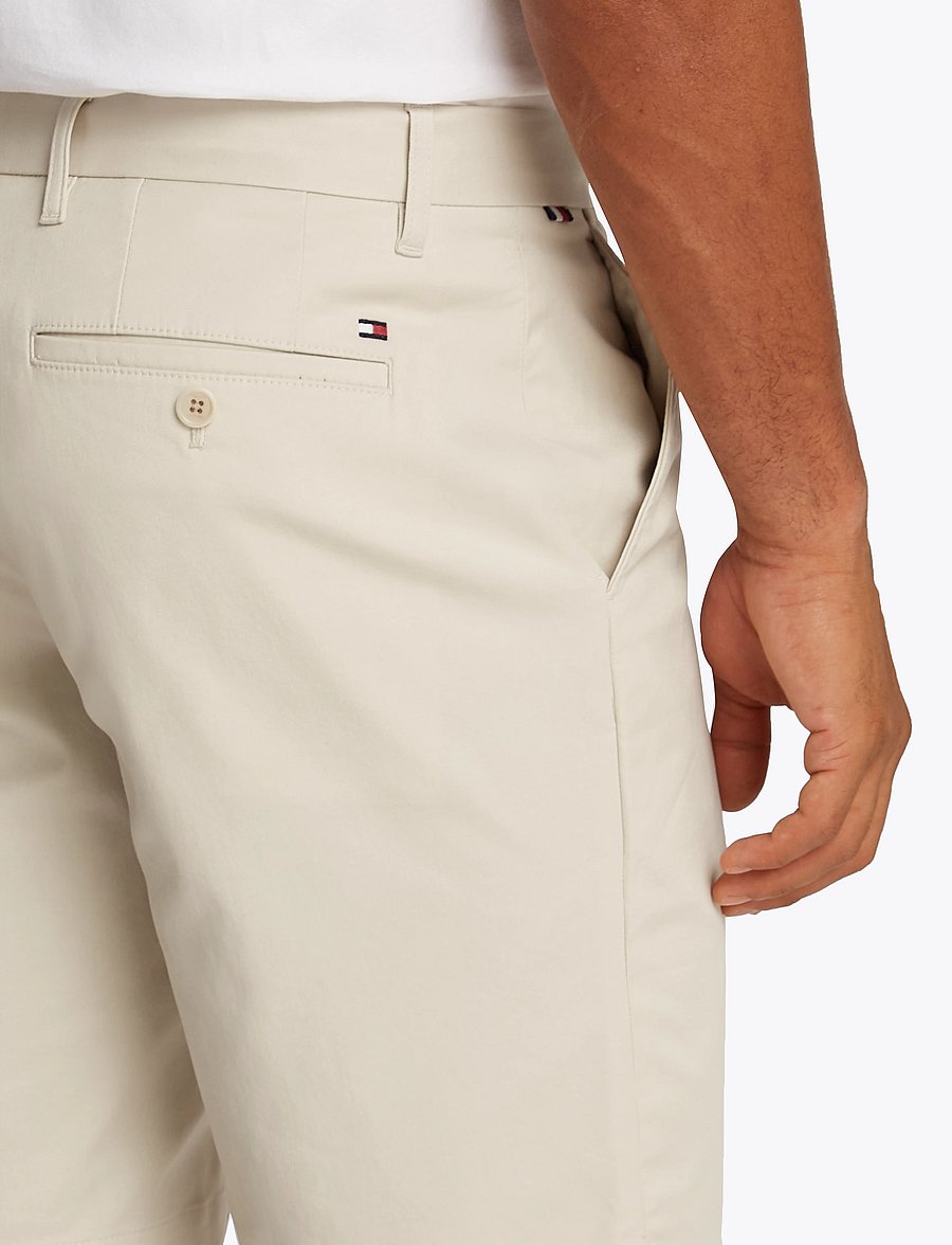 Tommy Hilfiger - HARLEM SHORT 1985 - casual shorts - newsprint - 2