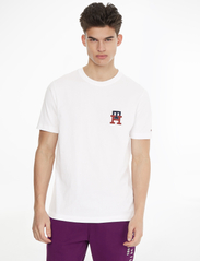 Tommy Hilfiger - ESSENTIAL MONOGRAM TEE - short-sleeved t-shirts - white - 0