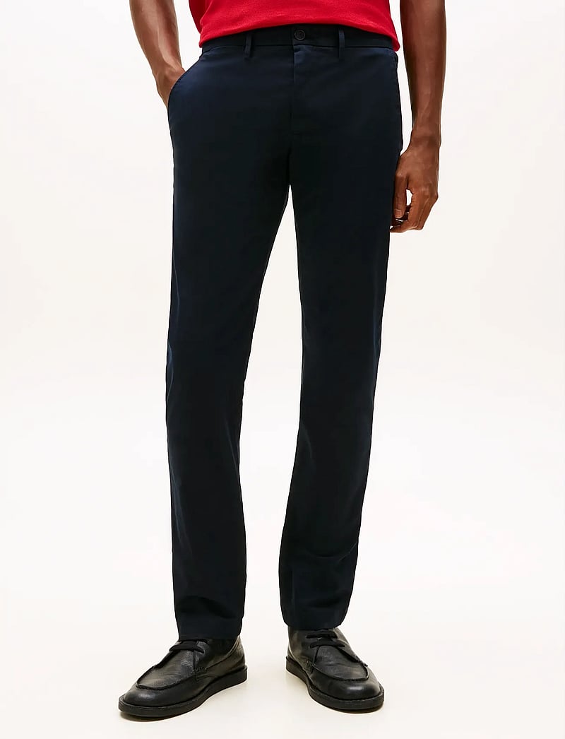 Tommy Hilfiger - CORE BLEECKER 1985 PIMA COTTON - chinosy - desert sky - 0