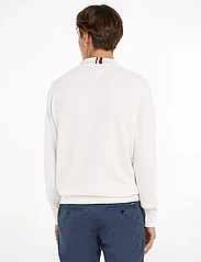 Tommy Hilfiger - INTERLACED STRUCTURE ZIP MOCK - vyrams - weathered white - 2