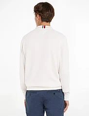 Tommy Hilfiger - INTERLACED STRUCTURE ZIP MOCK - mænd - weathered white - 2