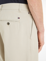 Tommy Hilfiger - ARCHIVE CHINO - chinot - bleached stone - 3