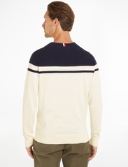 Tommy Hilfiger - COLORBLOCK GRAPHIC C NK SWEATER - rundhals - calico/ desert sky - 2