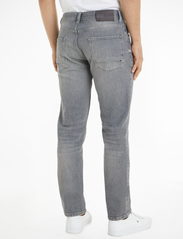 Tommy Hilfiger - STRAIGHT DENTON STR TUXIS GREY - regular jeans - tuxis grey - 2