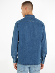 Tommy Hilfiger - DC DENIM RF SHIRT - basic skjortor - medium indigo - 3
