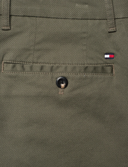 Tommy Hilfiger - HARLEM PRINTED STRUCTURE - chinos shorts - army green - 4