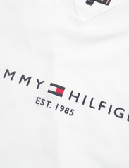 Tommy Hilfiger - BT-TOMMY LOGO TEE-B - kortärmade t-shirts - white - 2