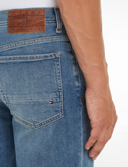Tommy Hilfiger - BROOKLYN SHORT STR BOSTON IND - jeans shorts - boston indigo - 3