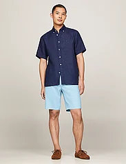Tommy Hilfiger - PIGMENT DYED LINEN RF SHIRT S/S - short-sleeved shirts - carbon navy - 5