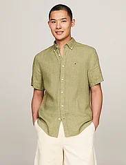 Tommy Hilfiger - PIGMENT DYED LINEN RF SHIRT S/S - short-sleeved shirts - faded olive - 2