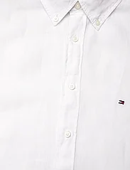 Tommy Hilfiger - PIGMENT DYED LINEN RF SHIRT S/S - kortærmede skjorter - optic white - 6