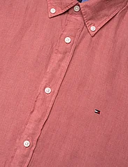 Tommy Hilfiger - PIGMENT DYED LINEN RF SHIRT S/S - kortärmade skjortor - teaberry blossom - 3