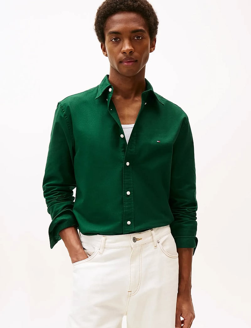 Tommy Hilfiger - SOLID HERITAGE OXFORD RF SHIRT - oxford-hemden - ornamental green / orn green solid - 0