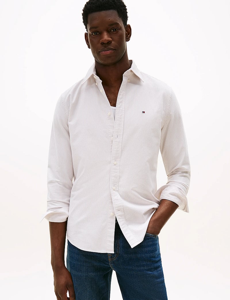 Tommy Hilfiger - HERITAGE OXFORD STRIPE RF SHIRT - tavalised t-särgid - safari canvas / white - 0