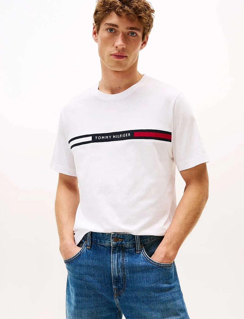 Tommy Hilfiger - HILFIGER CHEST INSERT TEE - lühikeste varrukatega t-särgid - white - 0