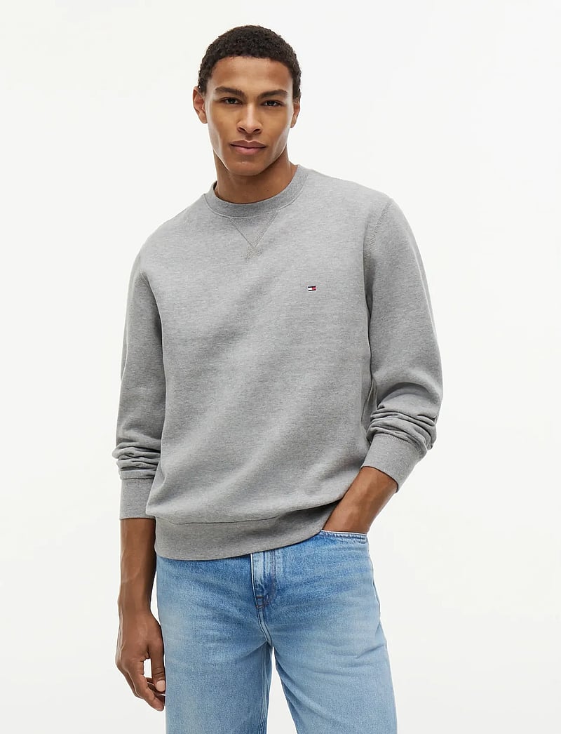 Tommy Hilfiger - ESSENTIAL FLEECE CREWNECK - puhkuse põhitooted - medium grey heather - 0