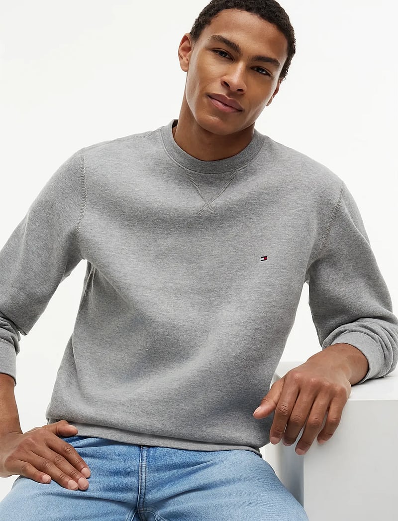 Tommy Hilfiger - ESSENTIAL FLEECE CREWNECK - puhkuse põhitooted - medium grey heather - 4