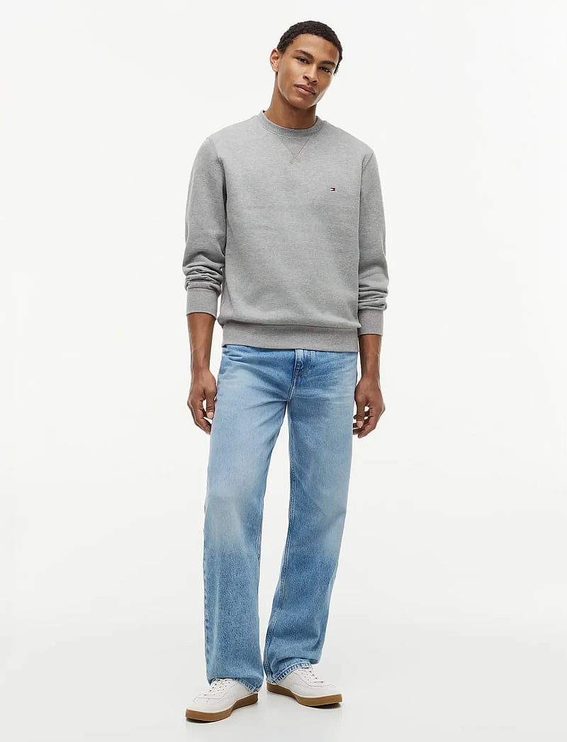 Tommy Hilfiger - ESSENTIAL FLEECE CREWNECK - puhkuse põhitooted - medium grey heather - 5