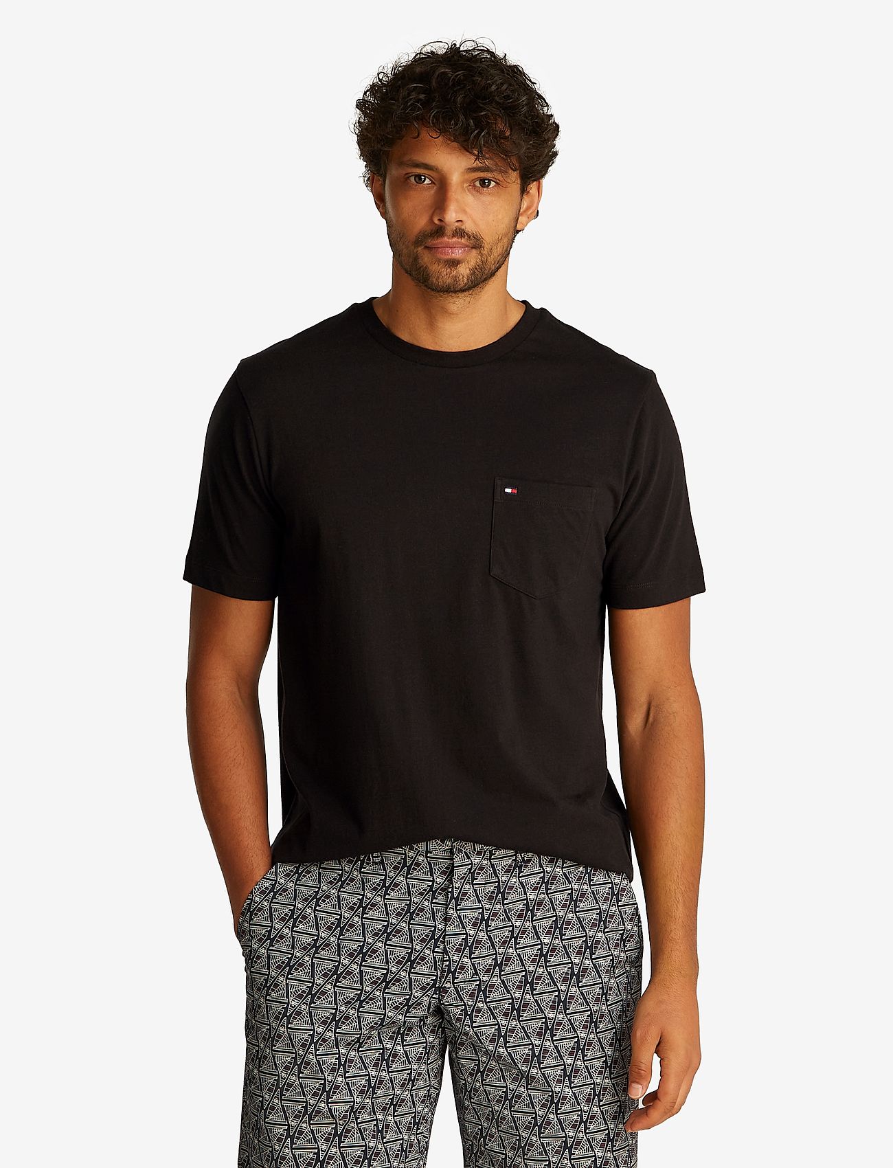 Tommy Hilfiger - ESSENTIAL SOLID POCKET TEE - höstkläder - black - 1