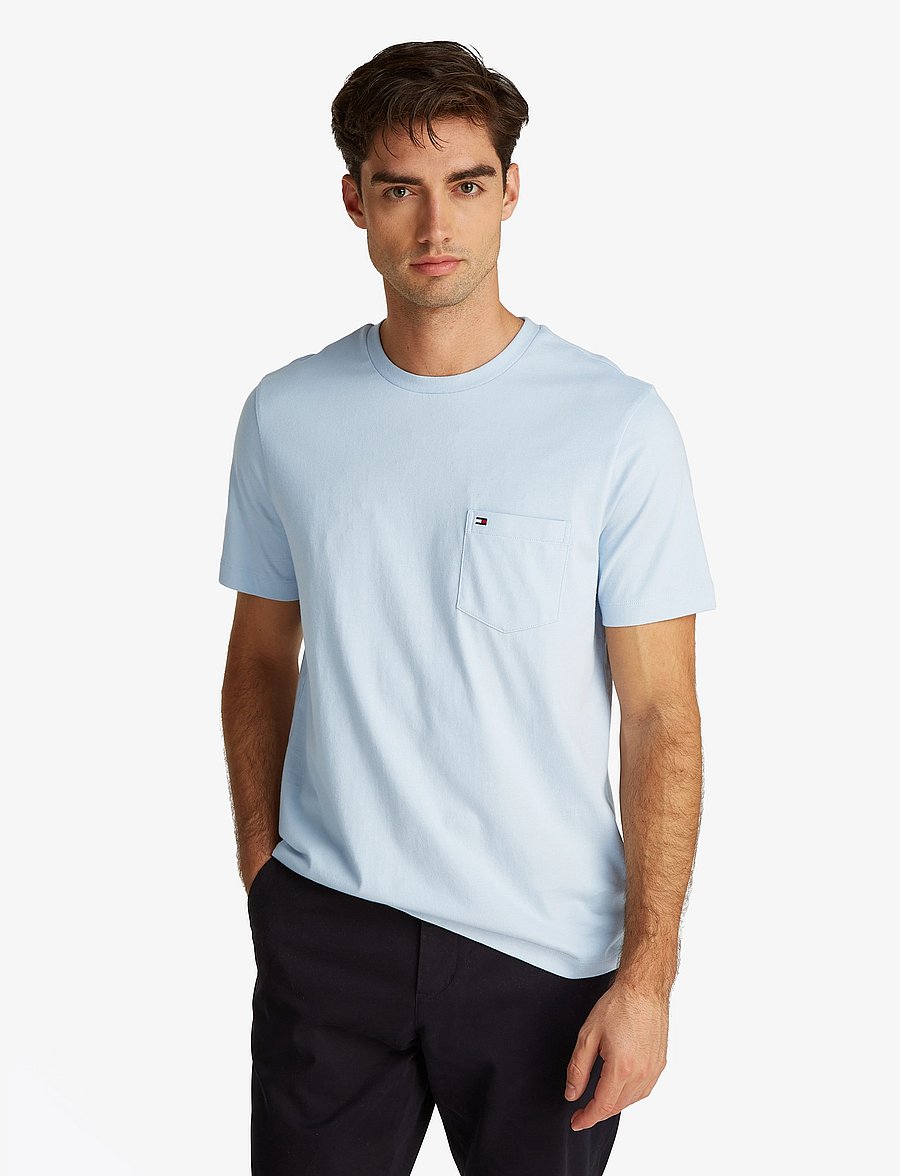Tommy Hilfiger - ESSENTIAL SOLID POCKET TEE - kortærmede t-shirts - sky blue - 0