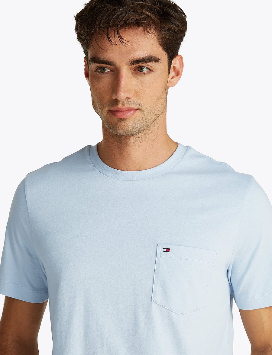 Tommy Hilfiger - ESSENTIAL SOLID POCKET TEE - kortærmede t-shirts - sky blue - 4