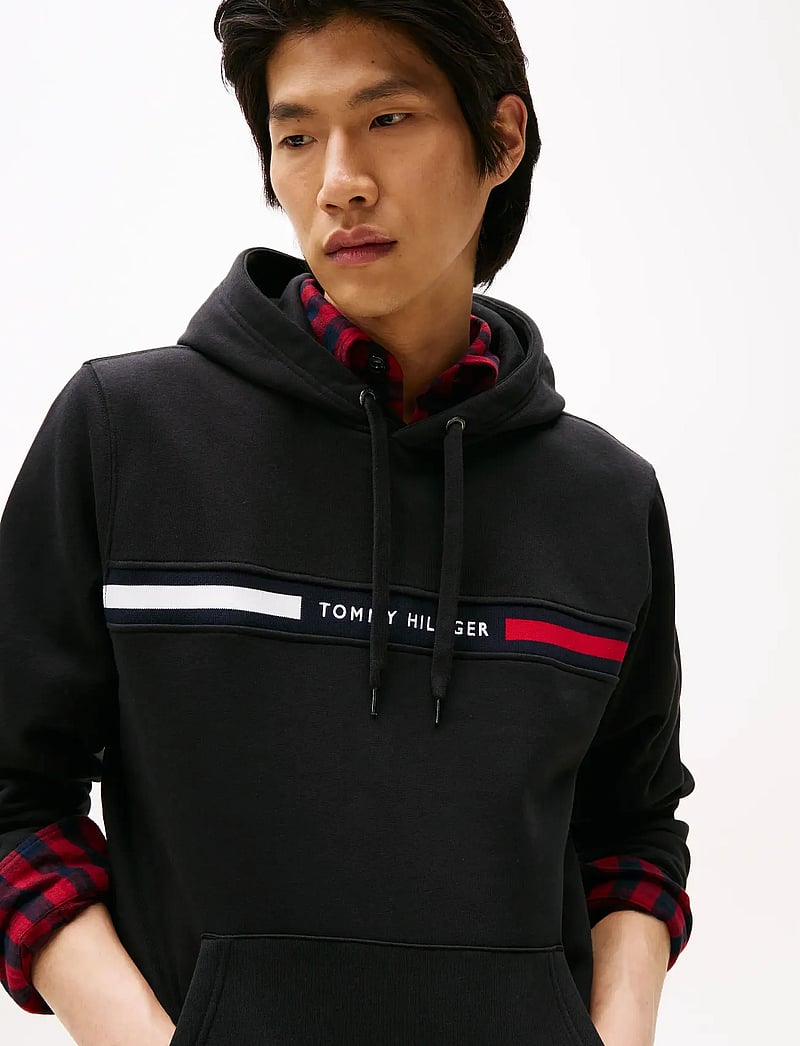 Tommy Hilfiger - HILFIGER CHEST INSERT HOODY - hoodies - black - 4