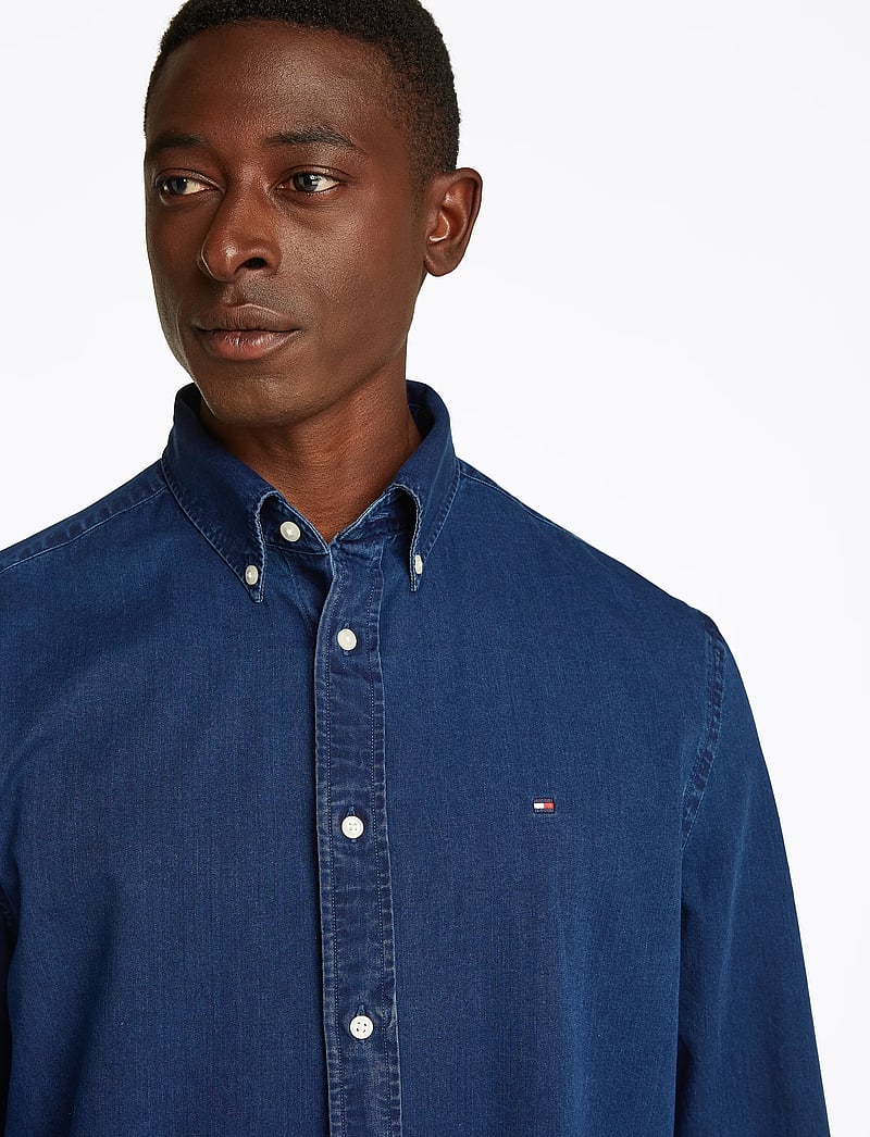 Tommy Hilfiger - CHAMBRAY RF SHIRT - vabaajasärgid - dark blue chambray - 5