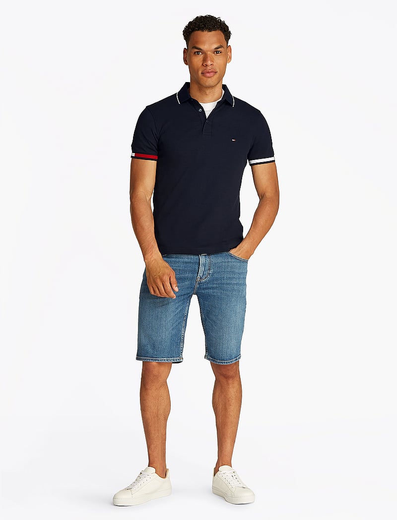 Tommy Hilfiger - FLAG CUFF SLIM FIT POLO - lühikeste varrukatega polod - desert sky - 4