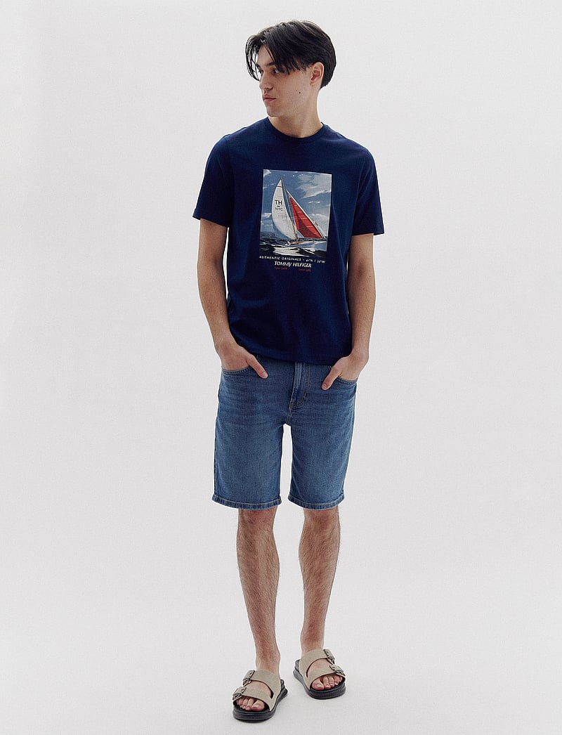 Tommy Hilfiger - HILFIGER COLOR PHOTO PRINT TEE - lühikeste varrukatega t-särgid - night sky - 3