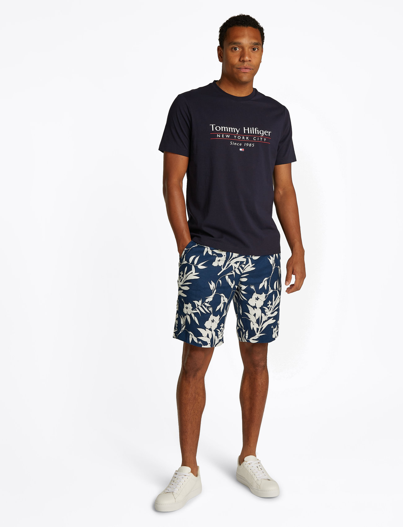 Tommy Hilfiger - HILFIGER CENTER STACK TEE - efterårstøj - desert sky - 4