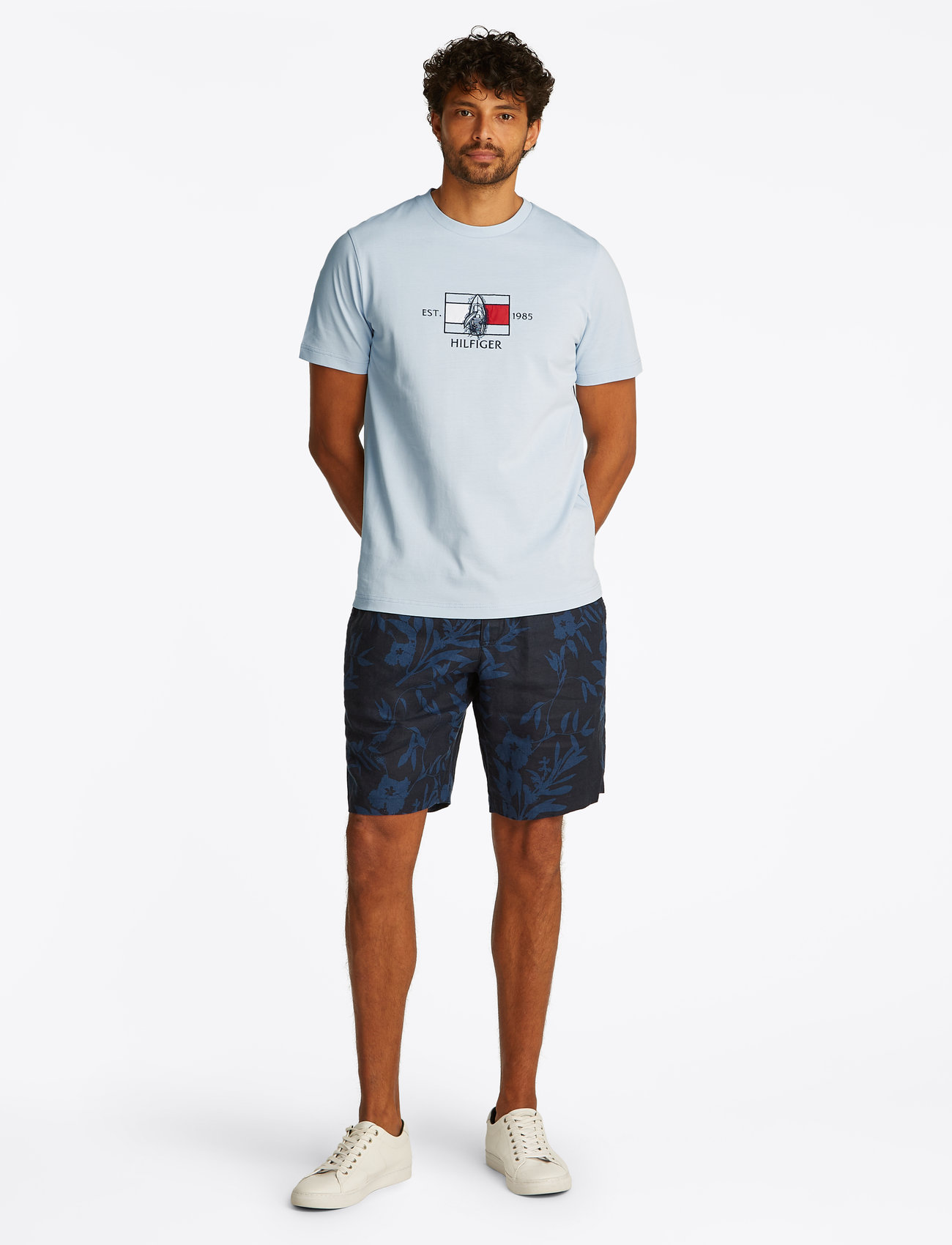 Tommy Hilfiger - HILFIGER FLAG SAILING TEE - lyhythihaiset - breezy blue - 0