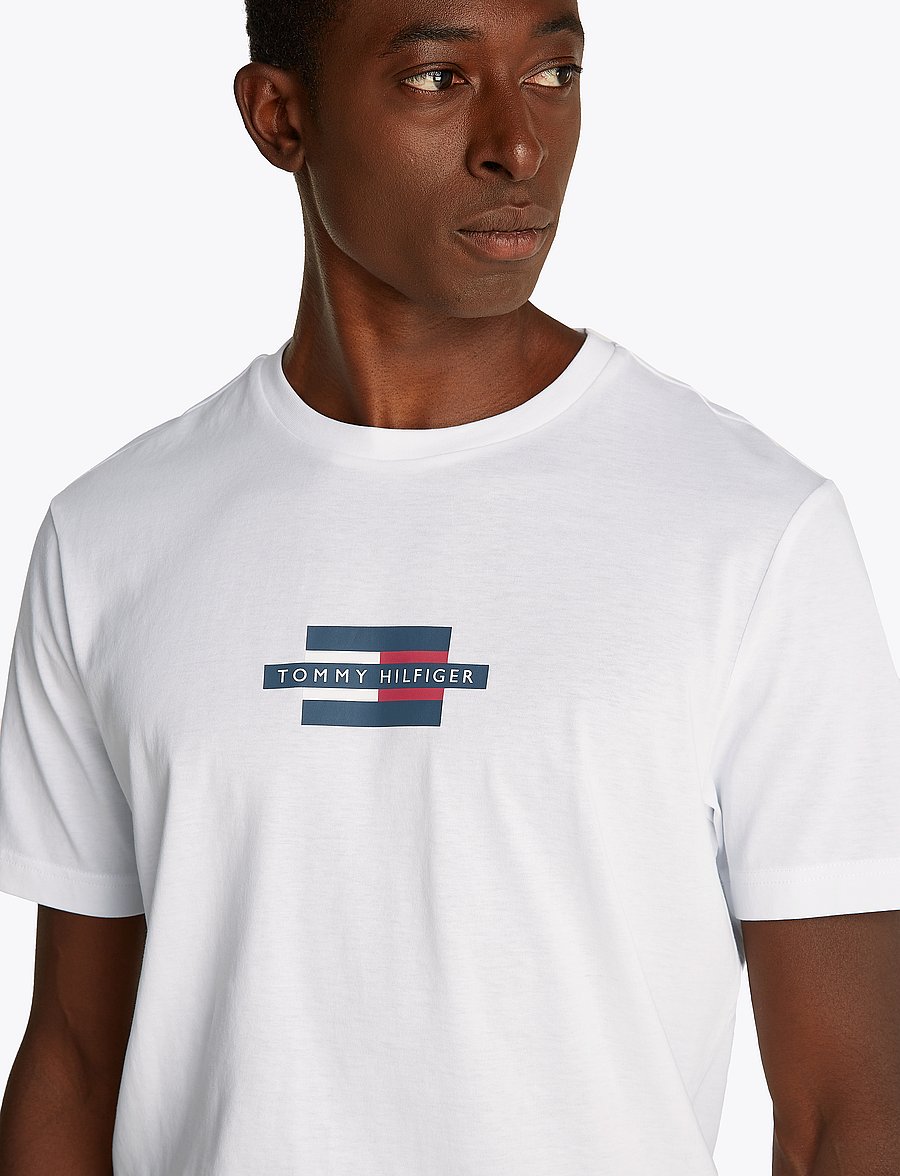 Tommy Hilfiger - FLAG BOX TEE - lühikeste varrukatega t-särgid - white - 3