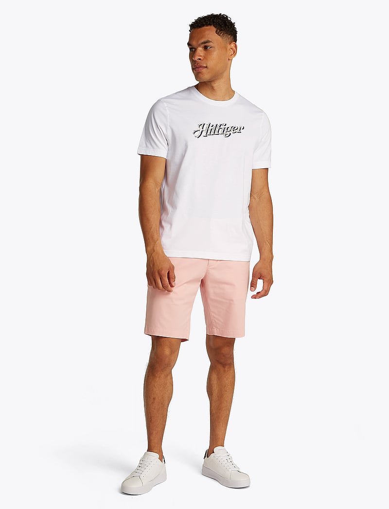 Tommy Hilfiger - HILFIGER SUMMER SCRIPT TEE - kortærmede t-shirts - white - 4