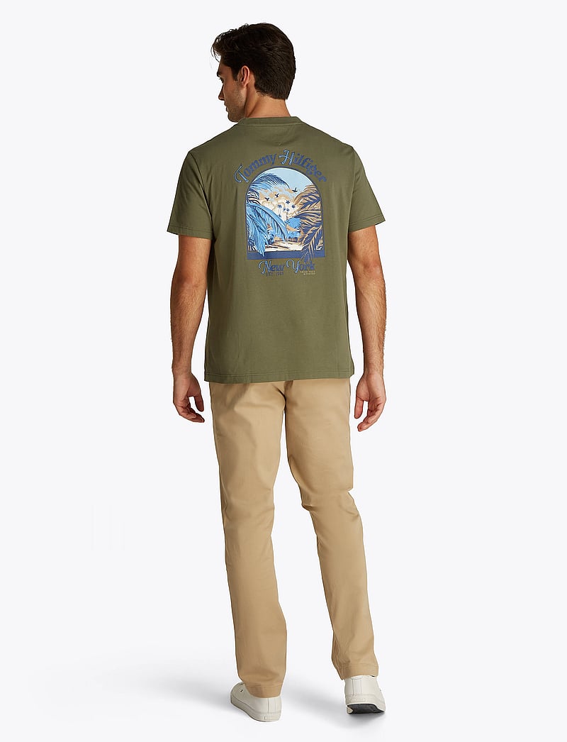 Tommy Hilfiger - HILFIGER SUMMER PHOTO TEE - kortärmade t-shirts - battle green - 1