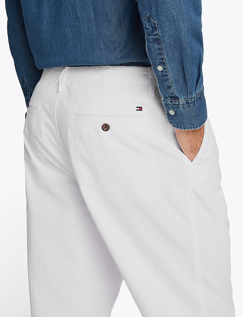 Tommy Hilfiger - MURRAY HERRINGBONE CHINO - chinos - th optic white - 5