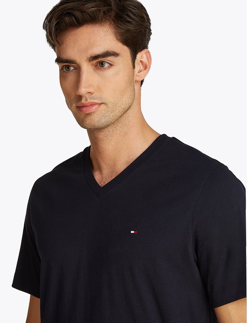 Tommy Hilfiger - ESSENTIAL V-NECK TEE - t-shirts mit v-ausschnitt - desert sky - 3