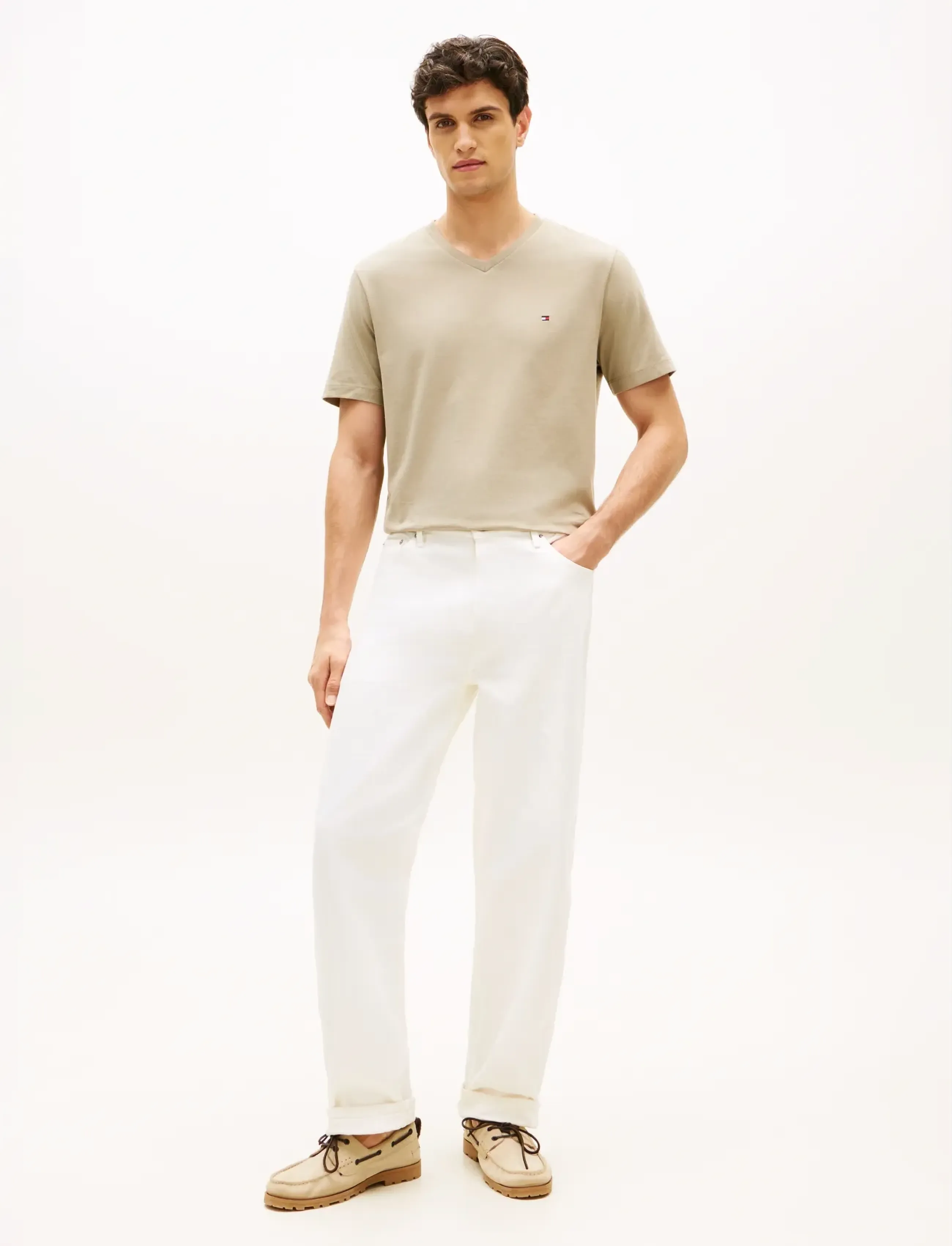 Essential V-Neck Tee 3