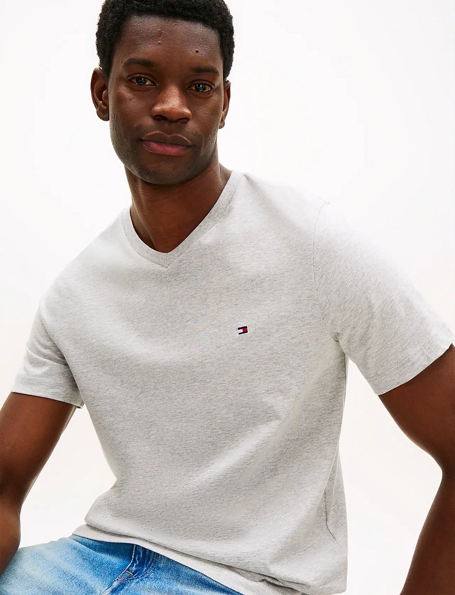 Tommy Hilfiger - ESSENTIAL V-NECK TEE - t-shirts mit v-ausschnitt - light grey heather - 4