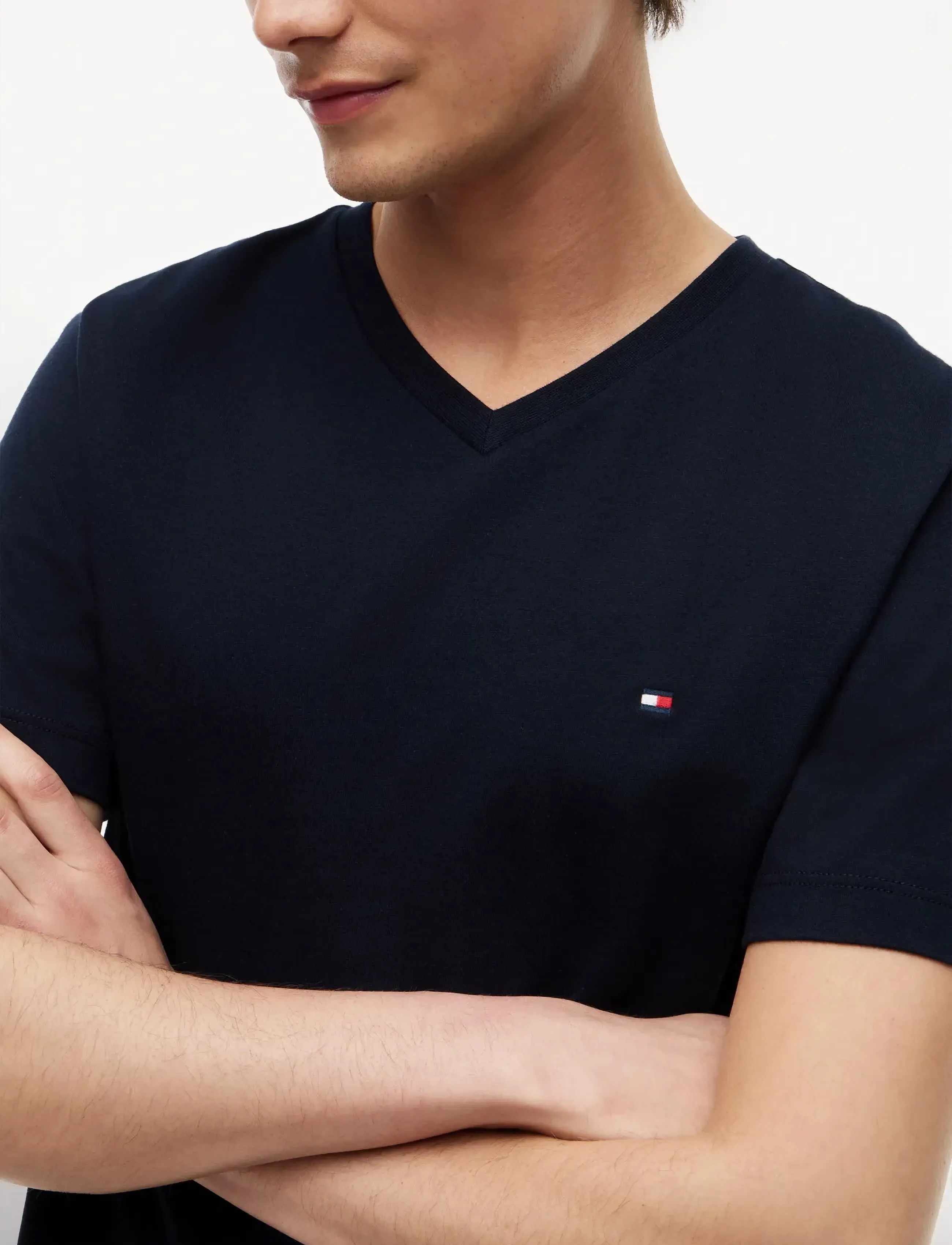 Tommy Hilfiger - ESSENTIAL V-NECK TEE - t-shirts mit v-ausschnitt - navy blue - 4